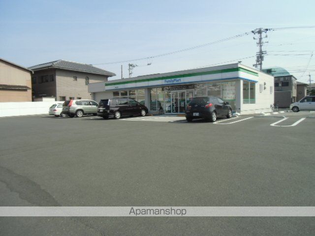 コンビニ　ファミリーマート（コンビニ）まで489m