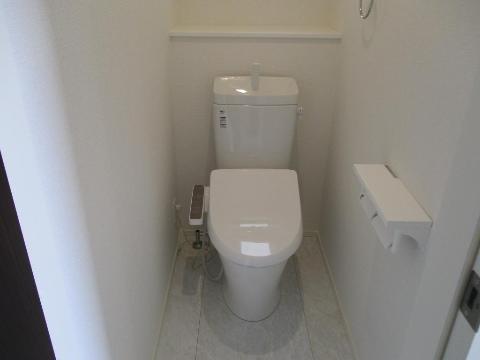 地下鉄東山線 本郷駅 徒歩12分 2階建 築4年のトイレ写真