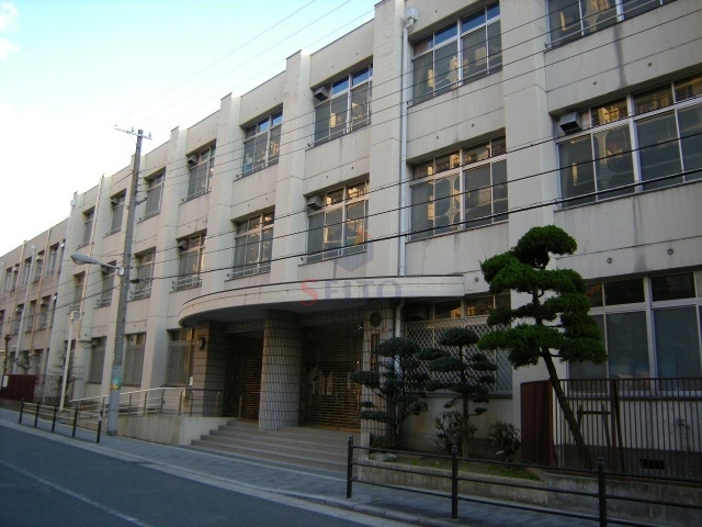 小学校　大阪市立香簑小学校（小学校）まで290m