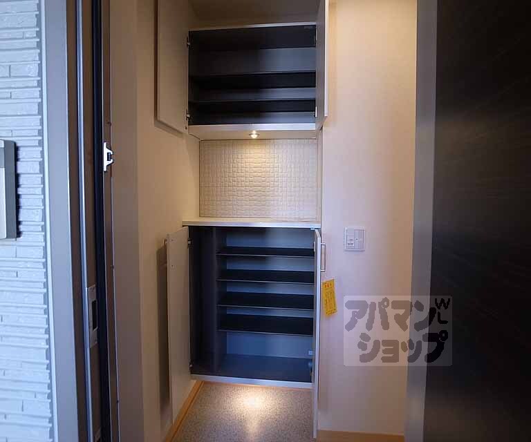 収納　シューズボックス完備