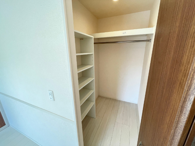 収納　ウォークインクローゼットです