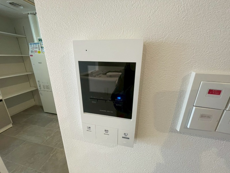 セキュリティ　ＴＶモニター付インターホンです。来客者の顔が見えるので安心！