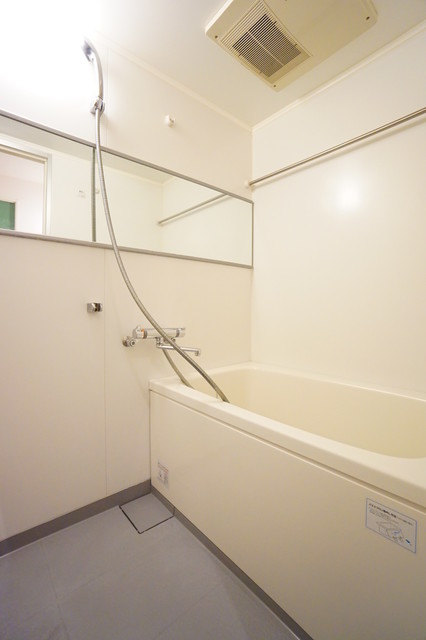 バス・シャワールーム　別部屋の写真です。