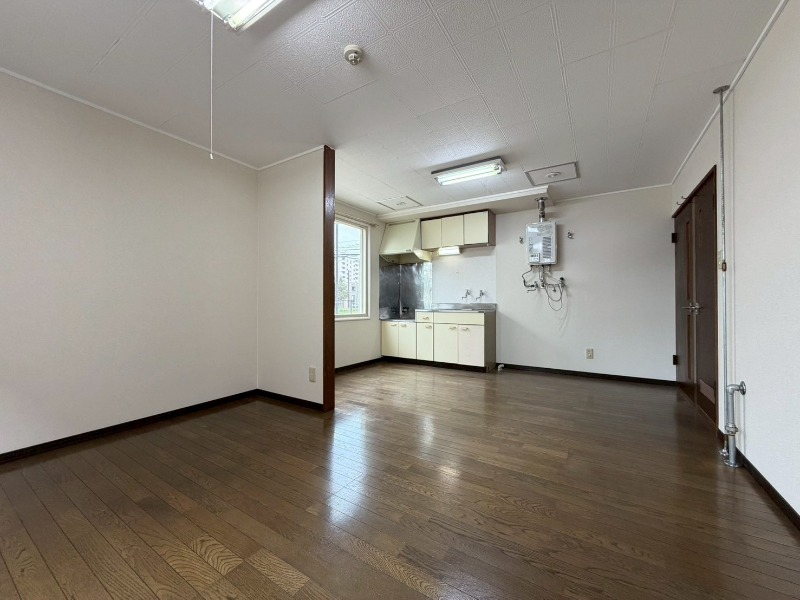 居室・リビング　広くてキレイなお部屋が広がっていて、充実した生活が送れそう。