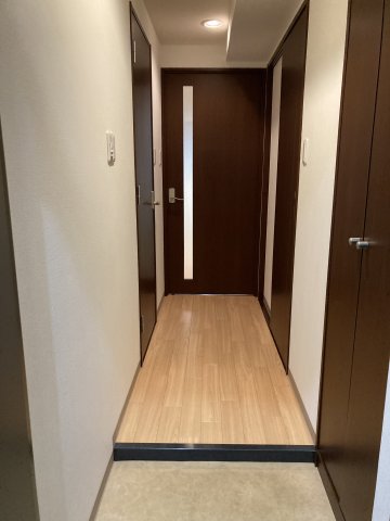 玄関　ロイヤルハイツ床田　５０２号室
