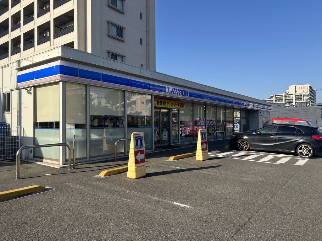 コンビニ　ローソン小倉中井四丁目店（コンビニ）まで710m
