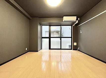 居室・リビング　☆明るい洋室☆
