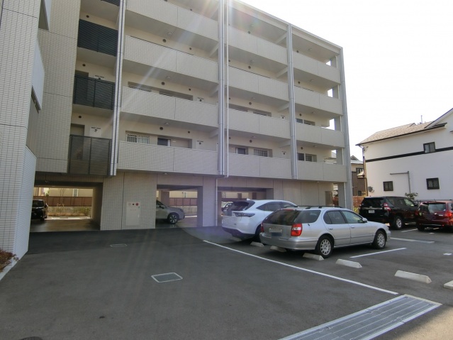 駐車場　駐車場