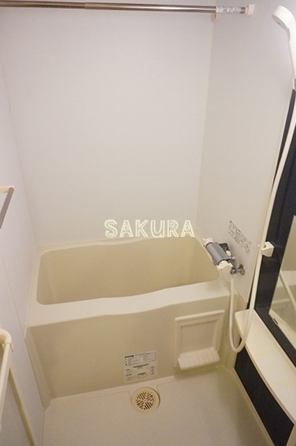 バス・シャワールーム　雨の日でも安心の浴室乾燥機付きです♪