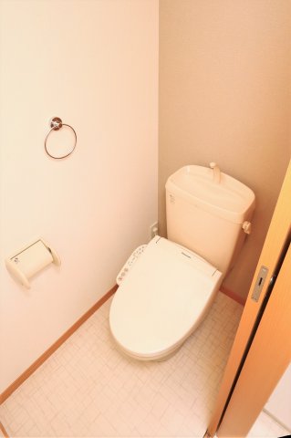 トイレ　参考写真（同物件別部屋）