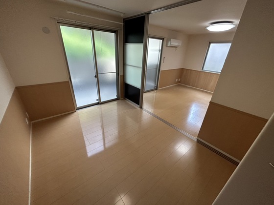 居室・リビング　※別部屋の写真です
