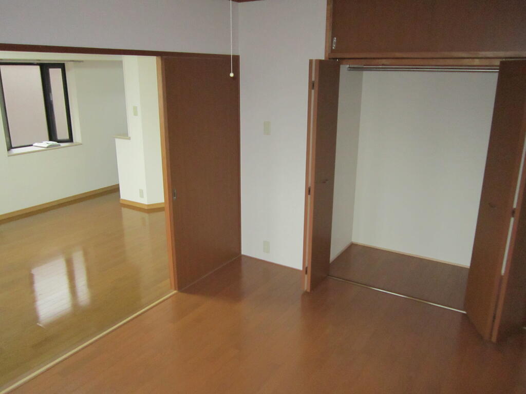 ＪＲ鹿児島本線 西小倉駅 徒歩14分 8階建 築27年の居間写真