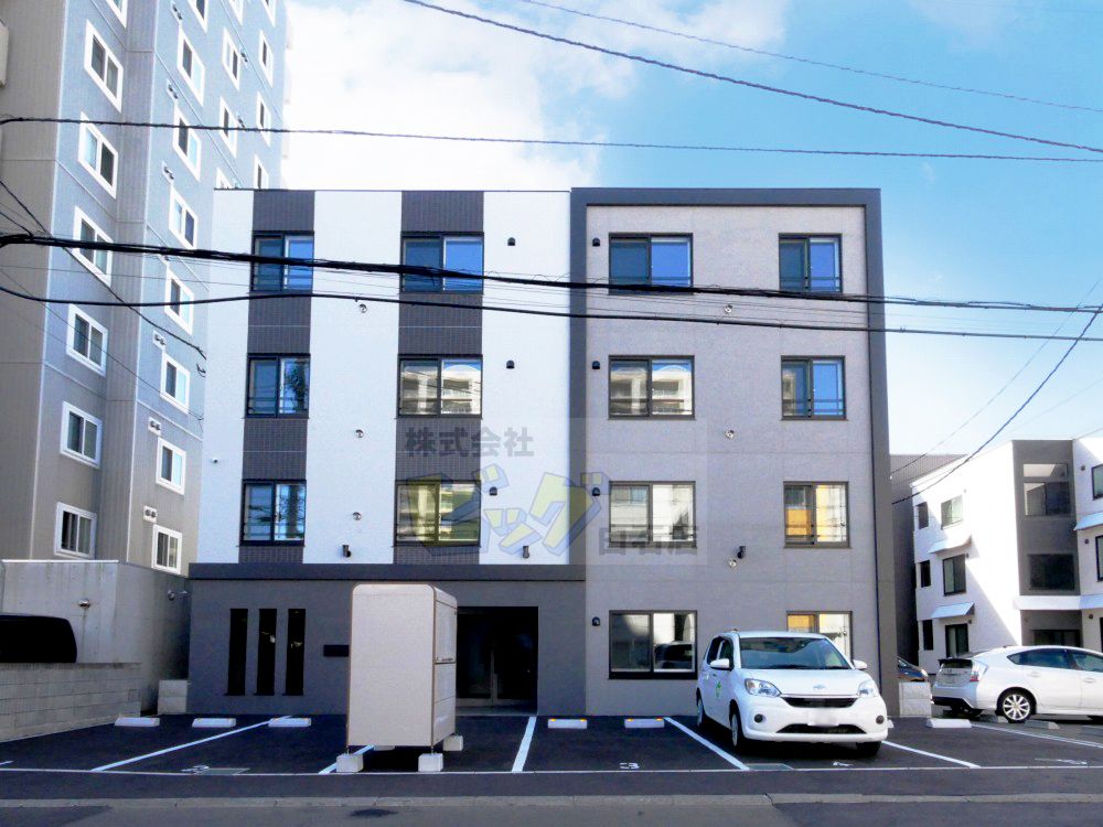 建物外観　都市ガス・インターネット無料のデザイナーズマンションです♪