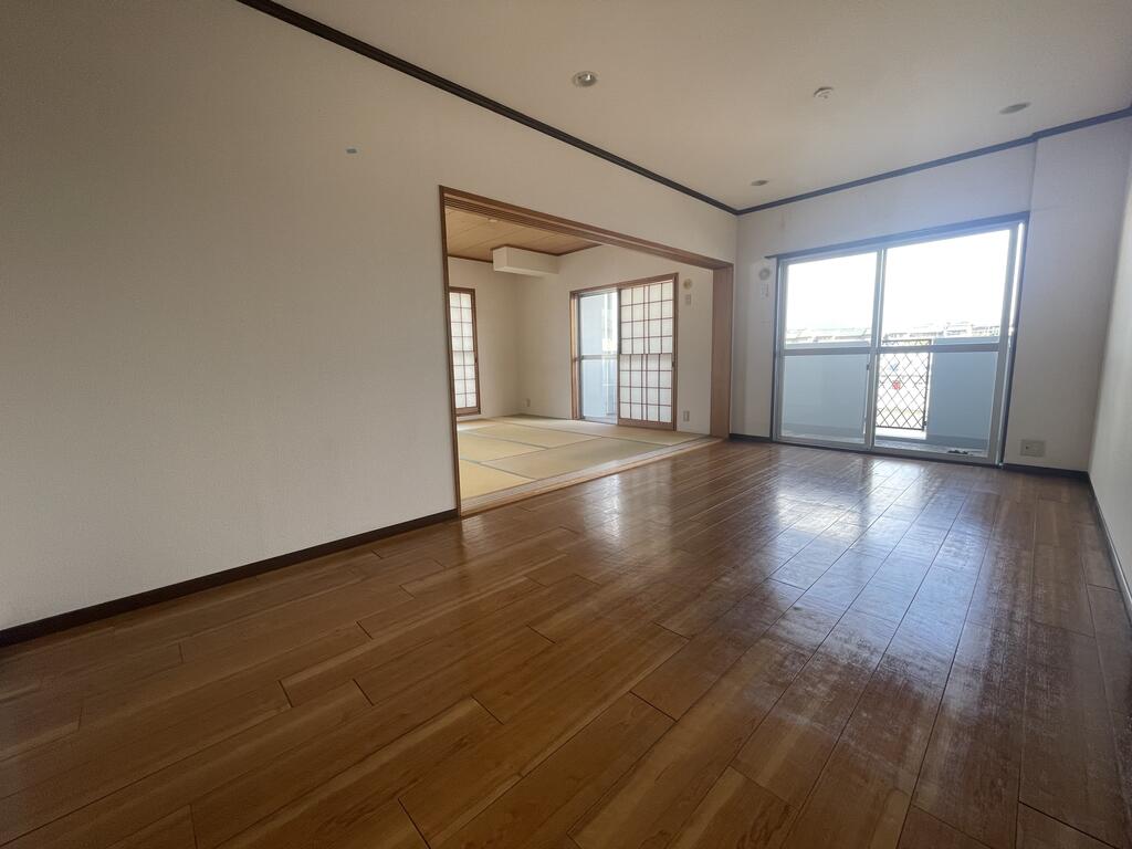 パシフィックグランシャイン香椎南の居間写真