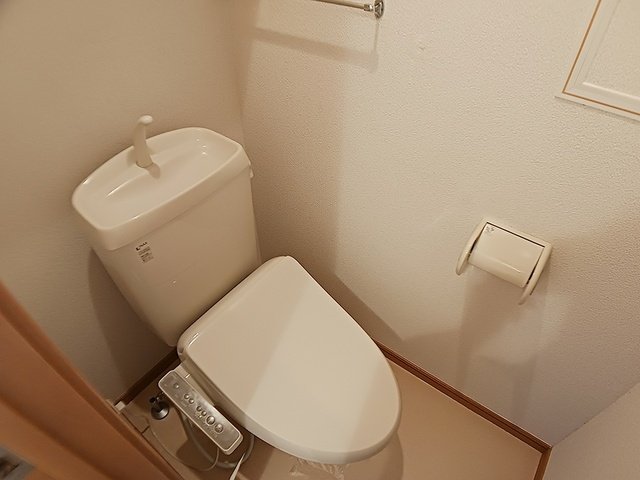 トイレ　コンパクトで使いやすいトイレです