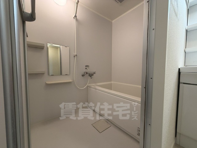 北大阪急行 緑地公園駅 徒歩7分 4階建 築45年の風呂写真