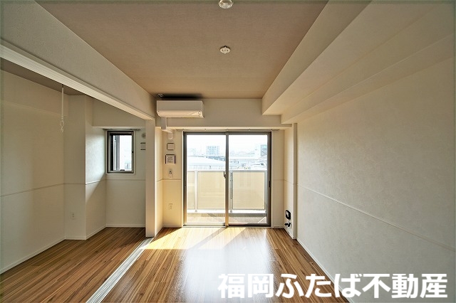 ノイエス ラントの居間写真