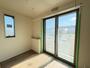 居室・リビング　同物件別部屋のお写真になります。左右対称のお部屋の写真の場合