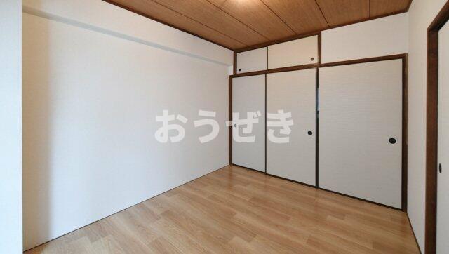 収納　洋室2