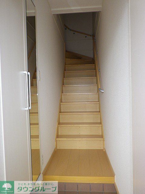 クローバーAの玄関写真