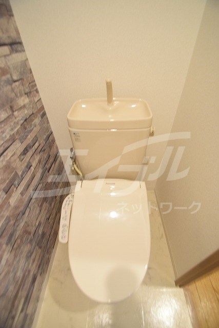 阪急千里線 千里山駅 徒歩14分 4階建 築23年のトイレ写真