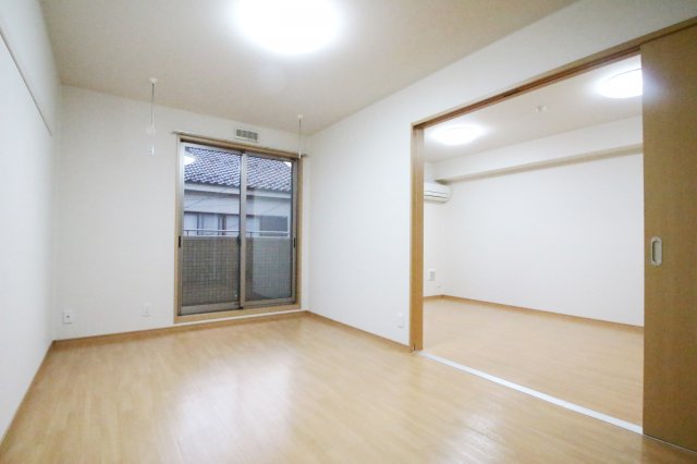 居室・リビング　※別号室の参考写真です。