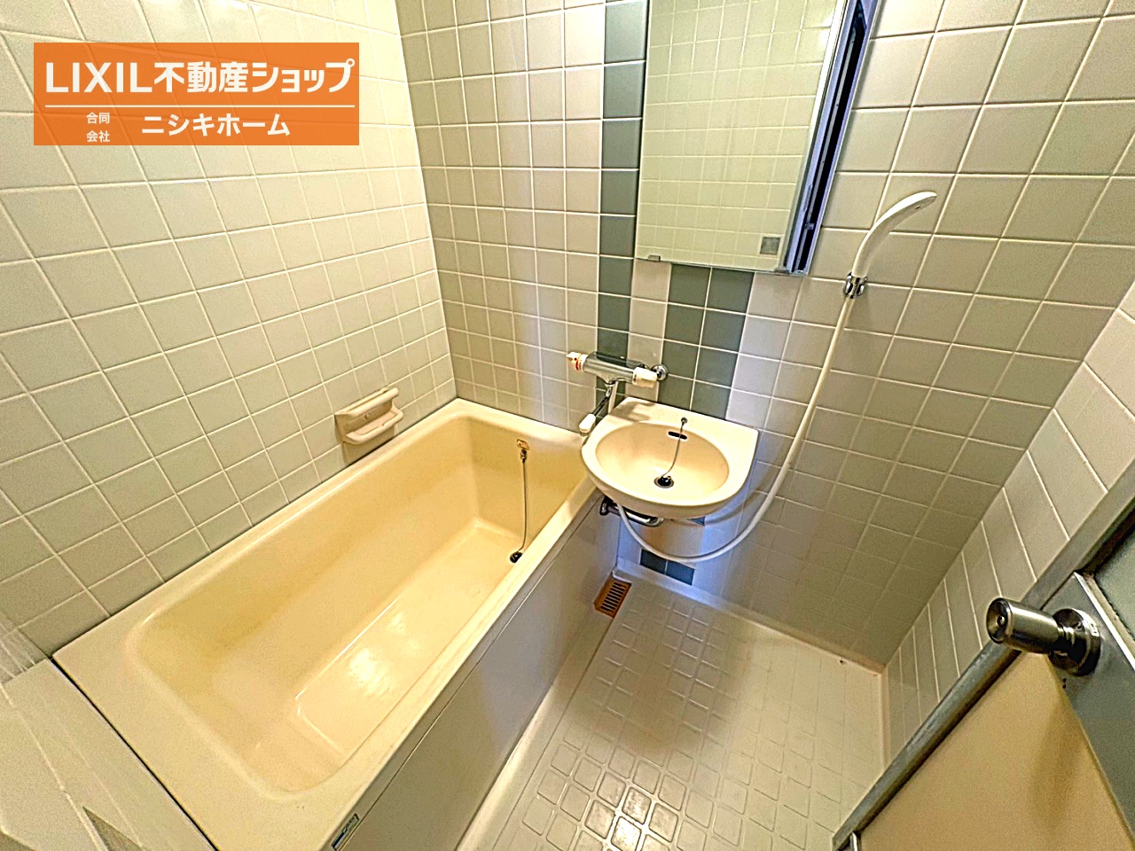 ＪＲ牟岐線 中田駅 徒歩25分 2階建 築40年の風呂写真