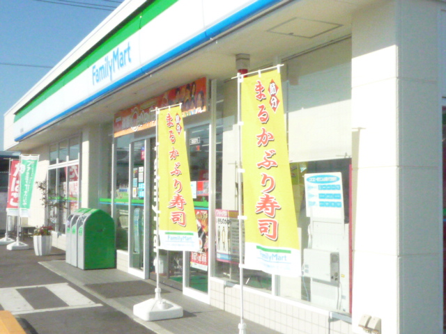 コンビニ　ファミリーマート岡山田中店（コンビニ）まで370m