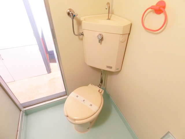 【江別市文京台のアパートのトイレ】