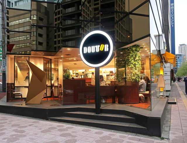 飲食店　ドトールコーヒーショップ赤坂青山通り店（飲食店）まで179m