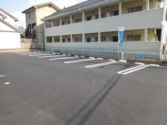駐車場　敷地内駐車スペース