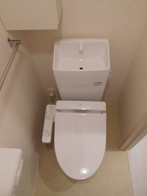 トイレ　温水洗浄便座付トイレ