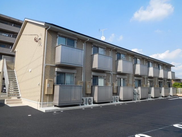 建物外観　南向きで日当たり良好　インターネット無料