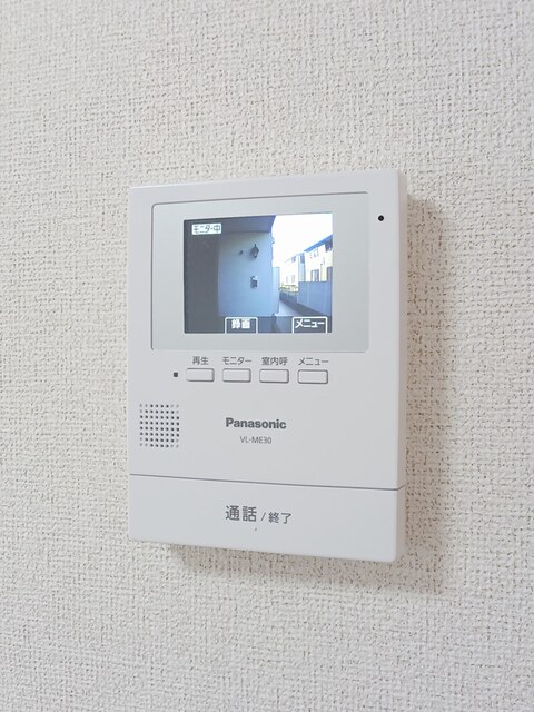 セキュリティ　モニター付インターホン（来客時に確認出来て安心ですね）