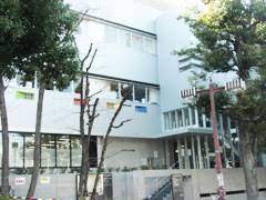 図書館　品川区立五反田図書館（図書館）まで389m