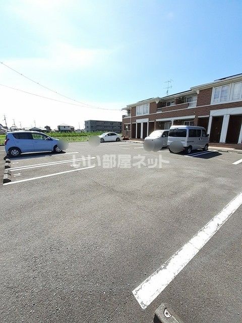 【新居浜市八幡のアパートの駐車場】