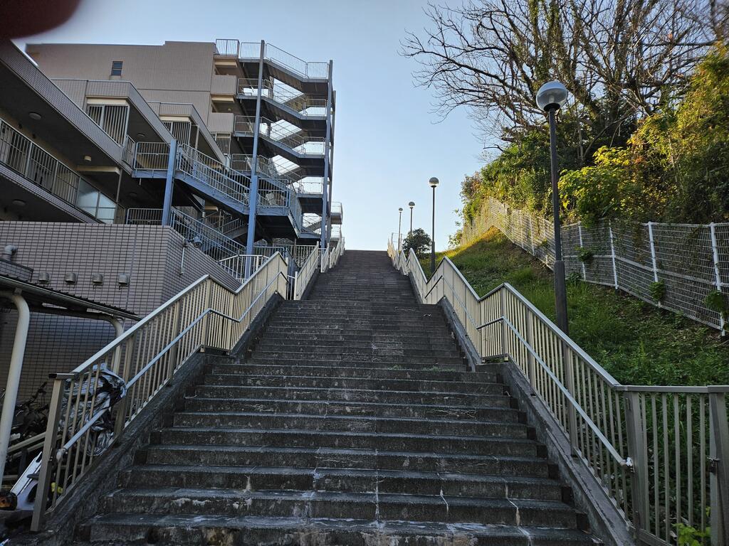 【横浜市港南区野庭町のマンションの眺望】