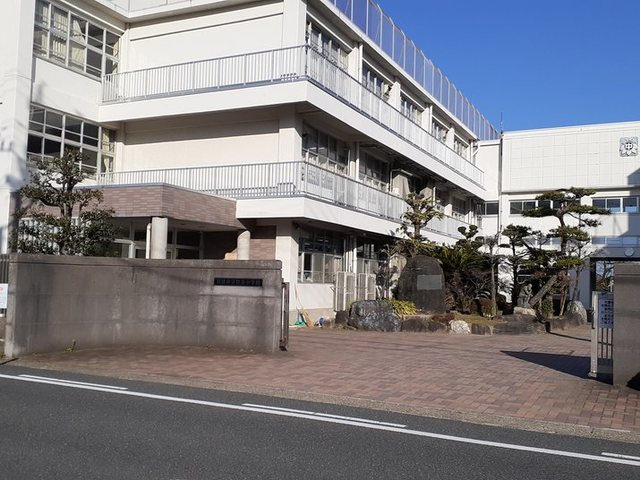 【クレアキューブ正木町の中学校】