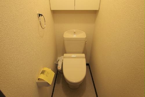 トイレ　ウォシュレット付