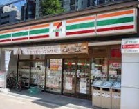 【新宿区四谷のマンションのコンビニ】