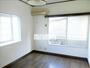居室・リビング　明るい日差しが入り込むお部屋です