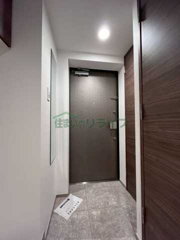 玄関　※参考写真です。似た間取りの別部屋になります。