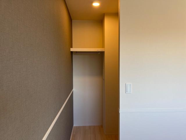 収納　ウォークインクローゼット（北洋室）