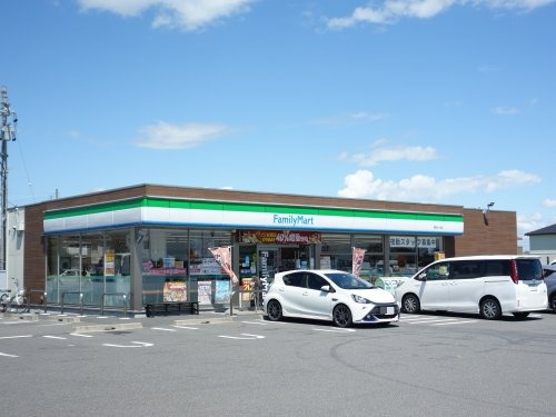 コンビニ　ファミリーマート 愛西北一色店（コンビニ）まで548m