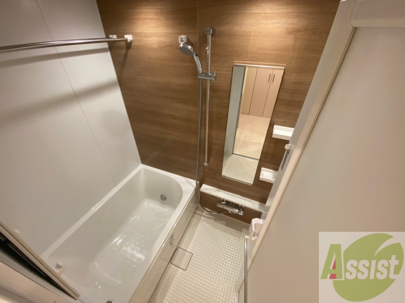 バス・シャワールーム　お風呂になります。一日の疲れを癒してくださいね。