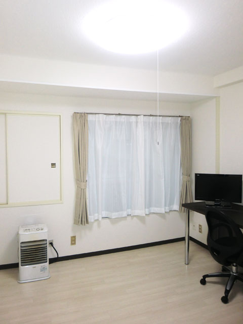 居室・リビング　室内