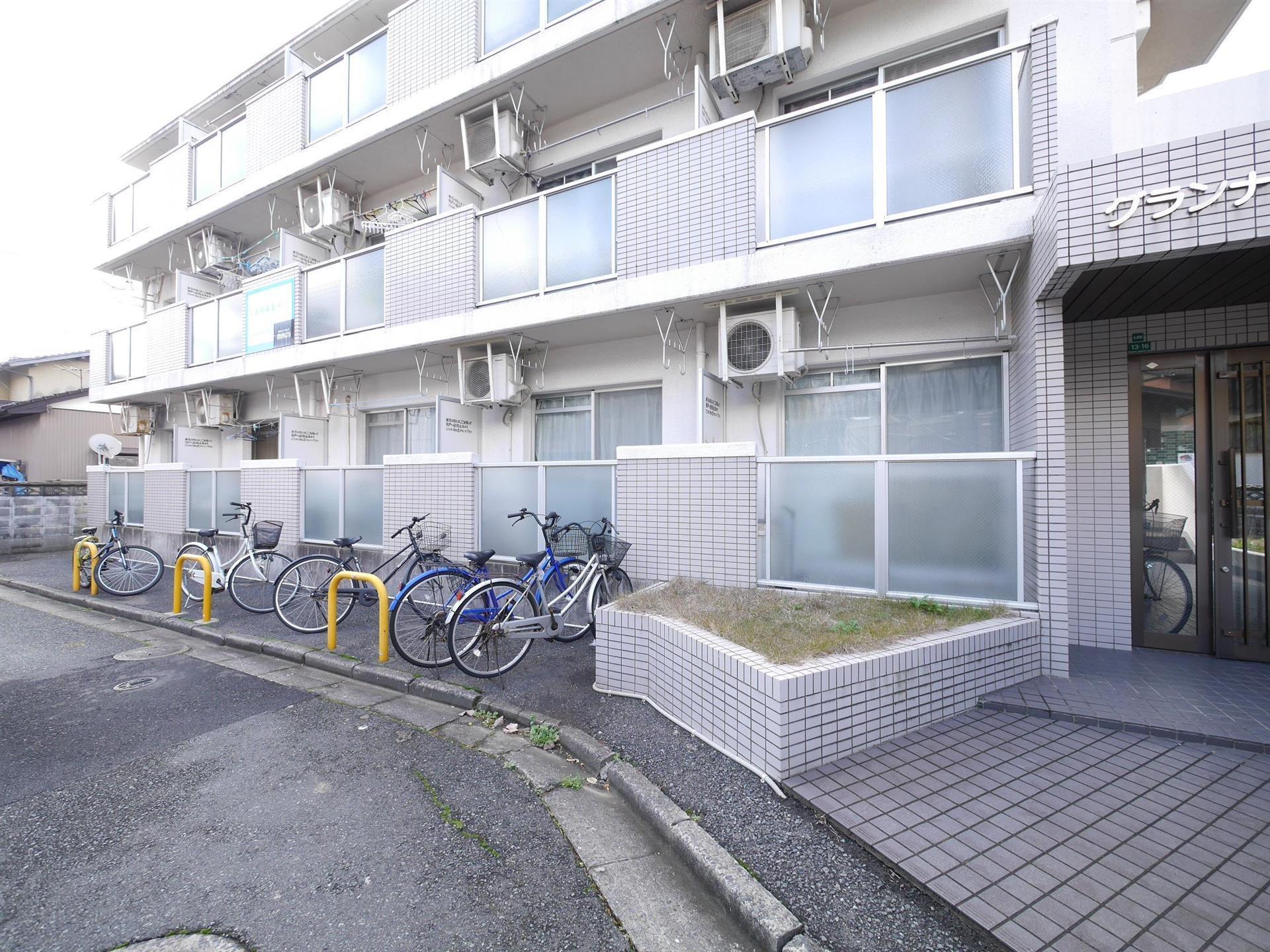 駐車場　駐輪場