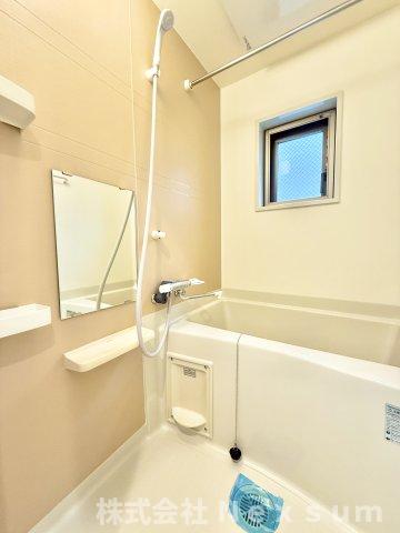 バス・シャワールーム　落ち着いた空間のお風呂です