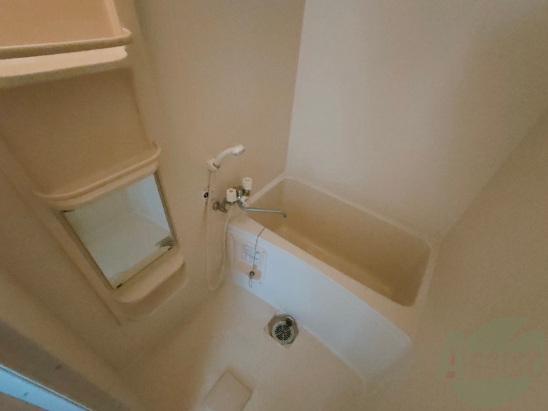 バス・シャワールーム　お風呂になります。一日の疲れを癒してくださいね。