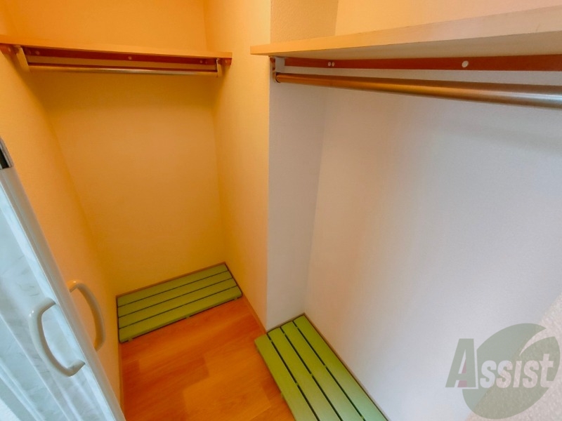 収納　こちらには収納スペースがあります。あると便利ですね！